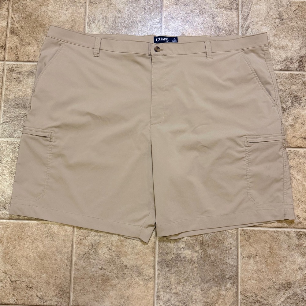 Chaps Mens Size 50 Tan Khaki Performance Stretch Golf Cargo Shorts Zip Pockets